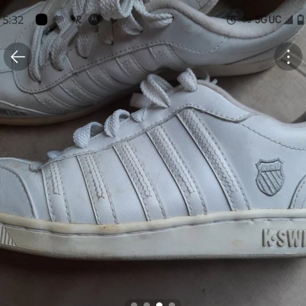 Women's Classic K-Swiss Sneakers 9.5
